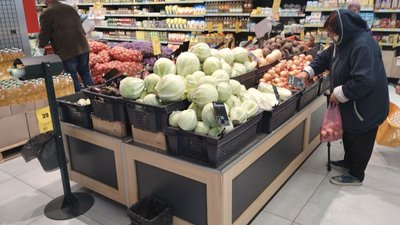 Подешевшала капуста.