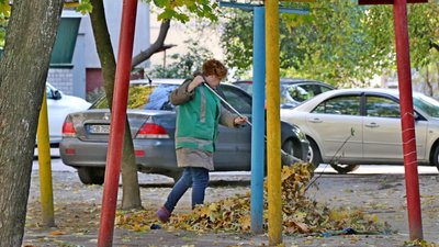 У Чернігові майже 1700 нещеплених працівників міськради і комунальників на межі відсторонення