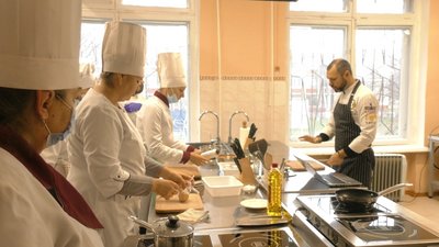 Херсонщина у пілотному проєкті: ті, хто вчитиме необхідних спеціалістів в ПТУ, навчаються самі Херсонщина у пілотному проєкті: ті, хто вчитиме необхідних спеціалістів в ПТУ, навчаються самі