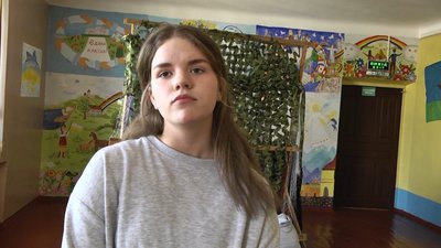 Конфісковані браконьєрські сітки передали волонтерам із житомирського ліцею Конфісковані браконьєрські сітки передали волонтерам із житомирського ліцею