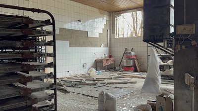 Російські війська випустили шість ракет по Миколаєву. Зруйновано адмінбудівлю та хлібопекарню Російські війська випустили шість ракет по Миколаєву. Зруйновано адмінбудівлю та хлібопекарню
