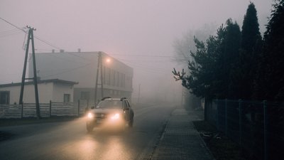 Від 1 жовтня потрібно вмикати світло фар: скільки порушників було за минулий період на Полтавщині