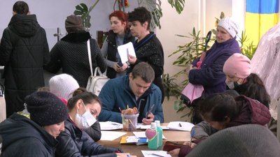 Для зручності: у черкаському гуманітарному центрі допомагають працевлаштувати переселенців