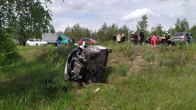 Один загиблий та троє травмованих: на Донеччині сталась ДТП з двома легковиками Один загиблий та троє травмованих: на Донеччині сталась ДТП з двома легковиками