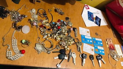 Із ювелірними прикрасами та телефонами: у Черкасах затримали квартирного злодія
