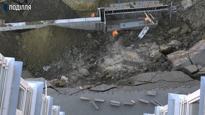 Добудувалися: хмельничани у зсуві грунту біля будинку звинувачують сусіда-забудовника