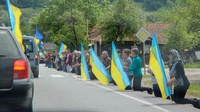 На Прикарпатті попрощалися з полеглими бійцями Віктором Паньківим та Василем Дрогомирецьким На Прикарпатті попрощалися з полеглими бійцями Віктором Паньківим та Василем Дрогомирецьким