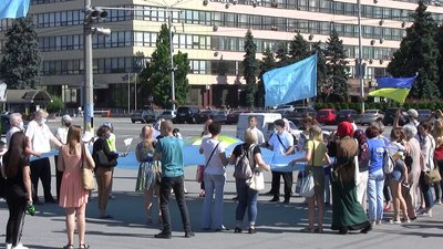 В Запоріжжі урочисто підняли прапор кримських татар поруч з українським
