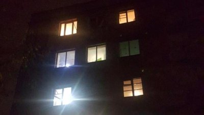 Померла у "швидкій": у Херсоні вистрибнула з вікна 59-річна переселенка