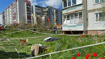 Серед загиблих внаслідок ракетного удару по багатоповерхівці в Умані — троє дітей Серед загиблих внаслідок ракетного удару по багатоповерхівці в Умані — троє дітей