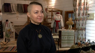 Кузня, майстерня вишивальниці та гончаря: у Чернігові відкрили виставку “Етніка. Майстерність крізь вікі” Кузня, майстерня вишивальниці та гончаря: у Чернігові відкрили виставку “Етніка. Майстерність крізь вікі”