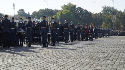 В Харкові прощаються із загиблими в катастрофі Ан-26. Онлайн-трансляція В Харкові прощаються із загиблими в катастрофі Ан-26. Онлайн-трансляція