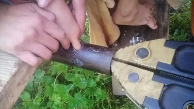 На Львівщині рятувальники вивільнили палець 7-річної дитини з отвору у возі