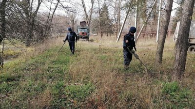 "Доводилось працювати під звуки постійних обстрілів": волинські піротехніки повернулися з деокупованих сіл Донеччини "Доводилось працювати під звуки постійних обстрілів": волинські піротехніки повернулися з деокупованих сіл Донеччини