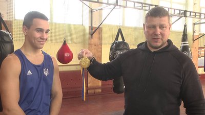 Житель Херсонщини став чемпіоном України з боксу серед юніорів Житель Херсонщини став чемпіоном України з боксу серед юніорів