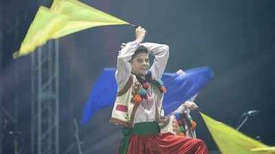 Жителі Житомирщини у складі танцювального колективу "Мрія" їздять світом і показують культуру народу України Жителі Житомирщини у складі танцювального колективу "Мрія" їздять світом і показують культуру народу України