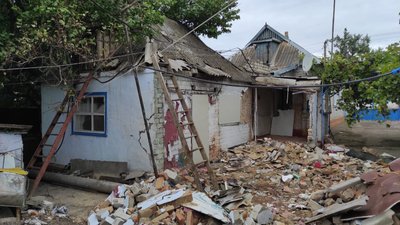 На Херсонщині поліцейські забезпечують правопорядок у населених пунктах на лінії вогню На Херсонщині поліцейські забезпечують правопорядок у населених пунктах на лінії вогню