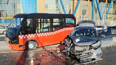 Аварія по вулиці Григорія Тарасенка у Харкові
