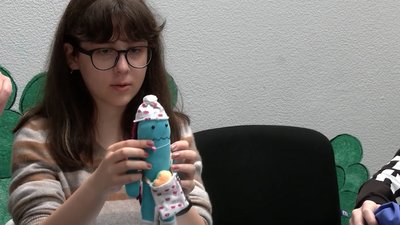 Шили Kirby Wirby: юна переселенка провела майстерклас для ровесників у Рівному Шили Kirby Wirby: юна переселенка провела майстерклас для ровесників у Рівному