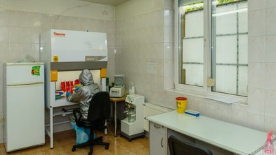 Коронавірус виявили в останньому з шістнадцяти районів Рівненщини