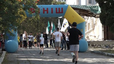 Більше трьохсот житомирян взяли участь у міжнародному благодійному забігу "Back to School" Більше трьохсот житомирян взяли участь у міжнародному благодійному забігу "Back to School"
