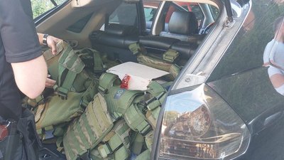 У Дніпрі затримали волонтера, якого підозрюють у продажу бронежилетів для ЗСУ на пів мільйона гривень