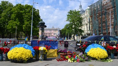 Пускають по двоє та в масках: як проходять роковини 2 травня Одесі Пускають по двоє та в масках: як проходять роковини 2 травня Одесі
