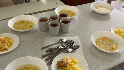 Обід в школі