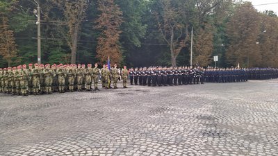 У Львові підняли прапор України на найвищий флагшток в області У Львові підняли прапор України на найвищий флагшток в області