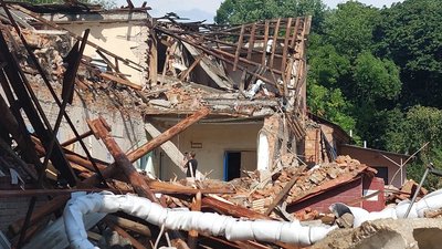 "Забрали серце цього мікрорайону": якою пам'ятатимуть зруйновану школу у Ромнах "Забрали серце цього мікрорайону": якою пам'ятатимуть зруйновану школу у Ромнах