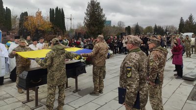У Тернополі попрощалися з захисником Денисом Струнніковим