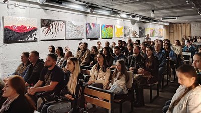 В Івано-Франківську відбувся благодійний концерт фронтмена гурту "Тінь Сонця" Сергія Василюка В Івано-Франківську відбувся благодійний концерт фронтмена гурту "Тінь Сонця" Сергія Василюка