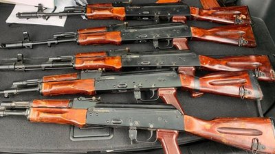 У Дніпрі затримали чоловіка, який перевозив зброю та боєприпаси