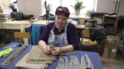 П’ять видів маскувальних костюмів розробили та виготовляють для ЗСУ волонтери з центру "Житомирські калинки"