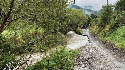 Пошкоджену дорогу в селі Лопушне на Закарпатті почнуть відновлювати наступного тижня