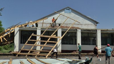 "Це було страшне": на Полтавщині негода пошкодила будівлі та городину щонайменше на 30 подвір’ях "Це було страшне": на Полтавщині негода пошкодила будівлі та городину щонайменше на 30 подвір’ях