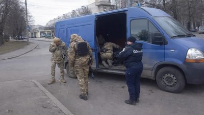 бусифікація, напад з ножем на ТЦК і стрілянина