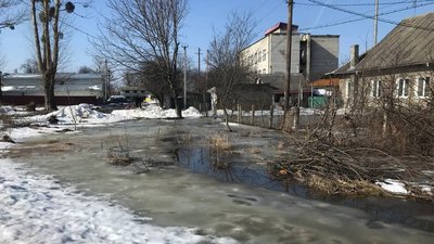 У селищі на Львівщині через паводок підтопило кілька будинків У селищі на Львівщині через паводок підтопило кілька будинків