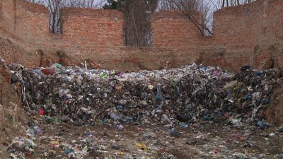 На Житомирщині завершують вивіз львівського сміття, яке незаконно скинули на заводі в Будичанах На Житомирщині завершують вивіз львівського сміття, яке незаконно скинули на заводі в Будичанах