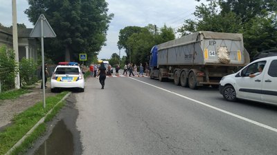 В Галичі на Прикарпатті вдруге перекрили дорогу Н-09 "Мукачево-Львів" В Галичі на Прикарпатті вдруге перекрили дорогу Н-09 "Мукачево-Львів"