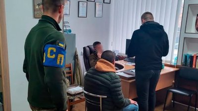 Військовий у Хмельницькій області спробував дати хабар, щоб уникнути служби