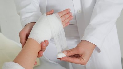 Поранений хлопчик на Чернігівщині: вибухнув невідомий предмет у руках