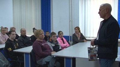 Навчають колишні й нинішні студенти: у Черкасах почалися ІТ-курси для школярів Навчають колишні й нинішні студенти: у Черкасах почалися ІТ-курси для школярів