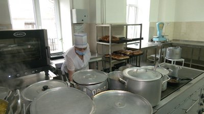 Нові умови харчування у прикарпатських школах: що зміниться з першого січня