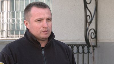 Замах в білій криниці