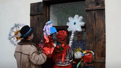 Царі на виставці: херсонська дизайнерка розповіла, чому її ляльки не колядують Царі на виставці: херсонська дизайнерка розповіла, чому її ляльки не колядують