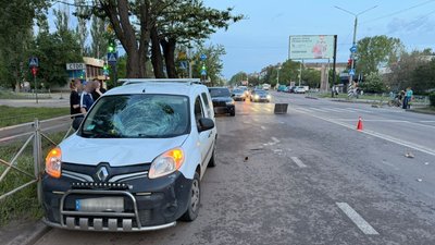 Водій автомобіля "Renault Kangoo" збив 36-річного чоловіка