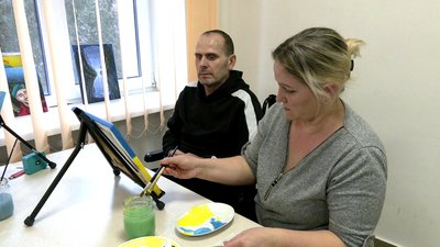 "Мистецтво Нескорених": на Рівненщині готують виставку картин військових, які проходять реабілітацію "Мистецтво Нескорених": на Рівненщині готують виставку картин військових, які проходять реабілітацію