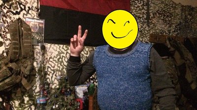 У Дніпрі волонтери збирають вовняні нитки й плетуть жилетки, шкарпетки та мітенки для бійців