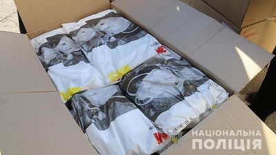 Суд арештував 21 тисячу масок, які намагались вивезти з Херсона за кордон